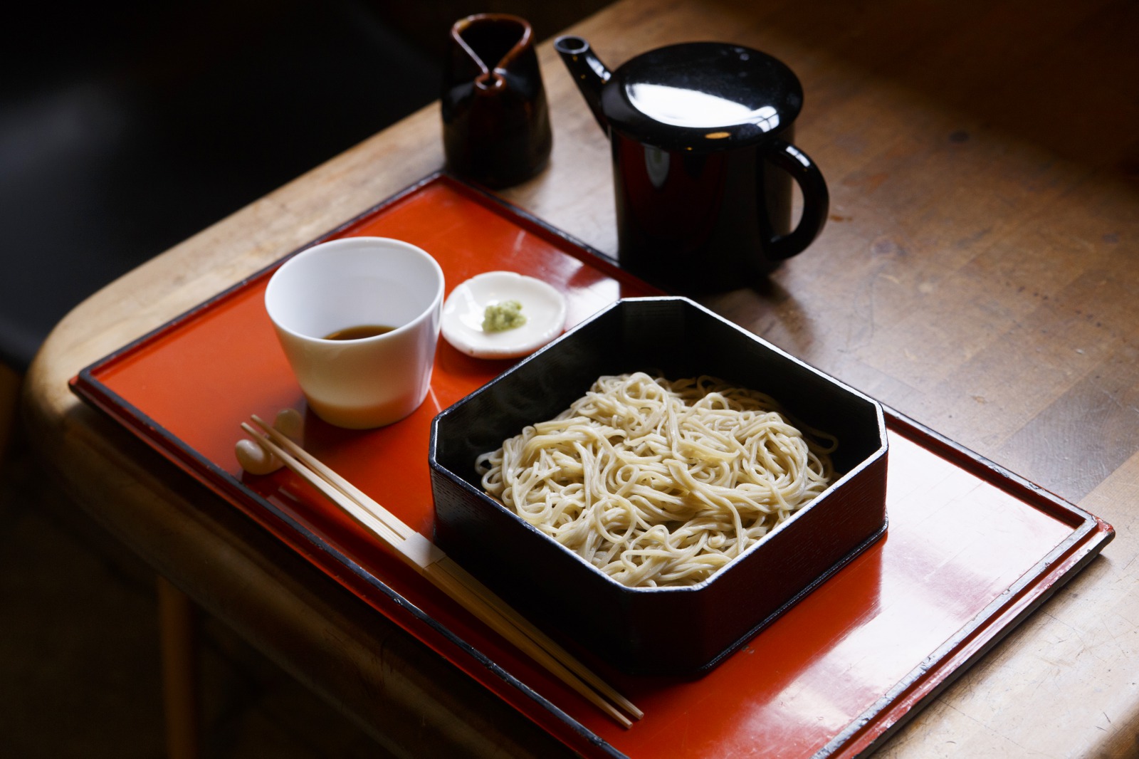 素材にこだわる二八蕎麦