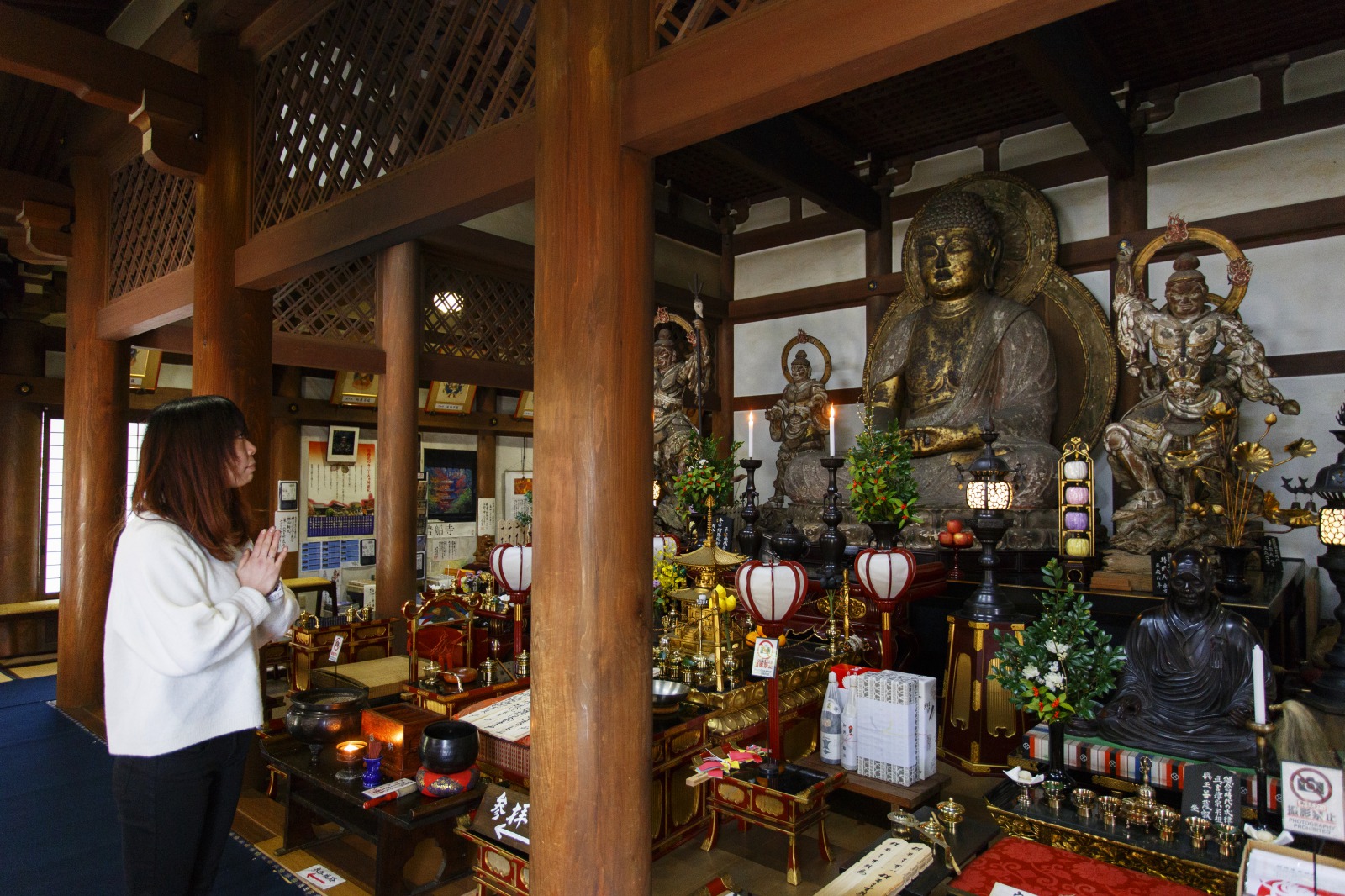 四季折々の花が咲く境内をさんぽ