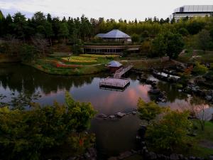 けいはんな記念公園：秋　夕暮れ　水景園