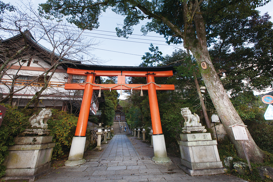 宇治神社［京阪 宇治駅下車徒歩10分］